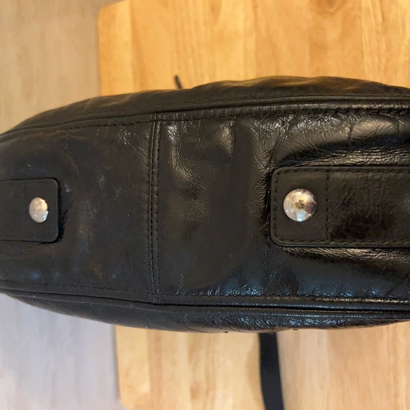 Coach Vintage Zoe
Hobo Shoulder Black Crinkle Leather Crossbody Bag - Picture 7 of 16